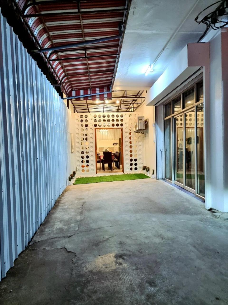 Apartment K4 Be Chill *wongwianyai Bts_80m*family&friend* Godown